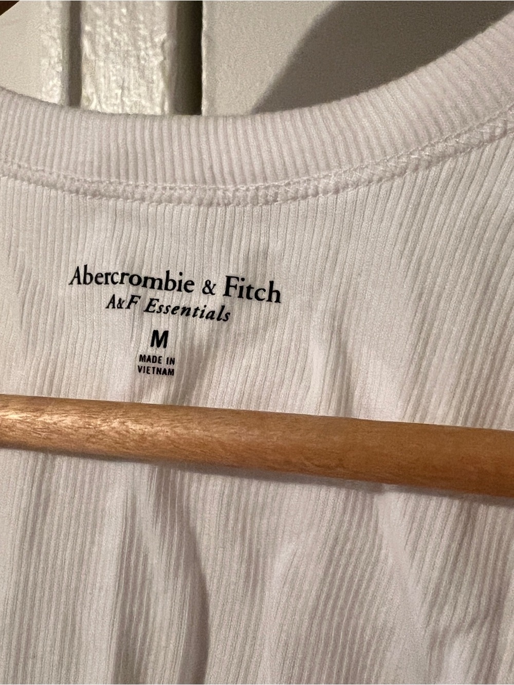 Abercrombie & Fitch White Ribbed Tank Top Size M NWT - Picture 2 of 3